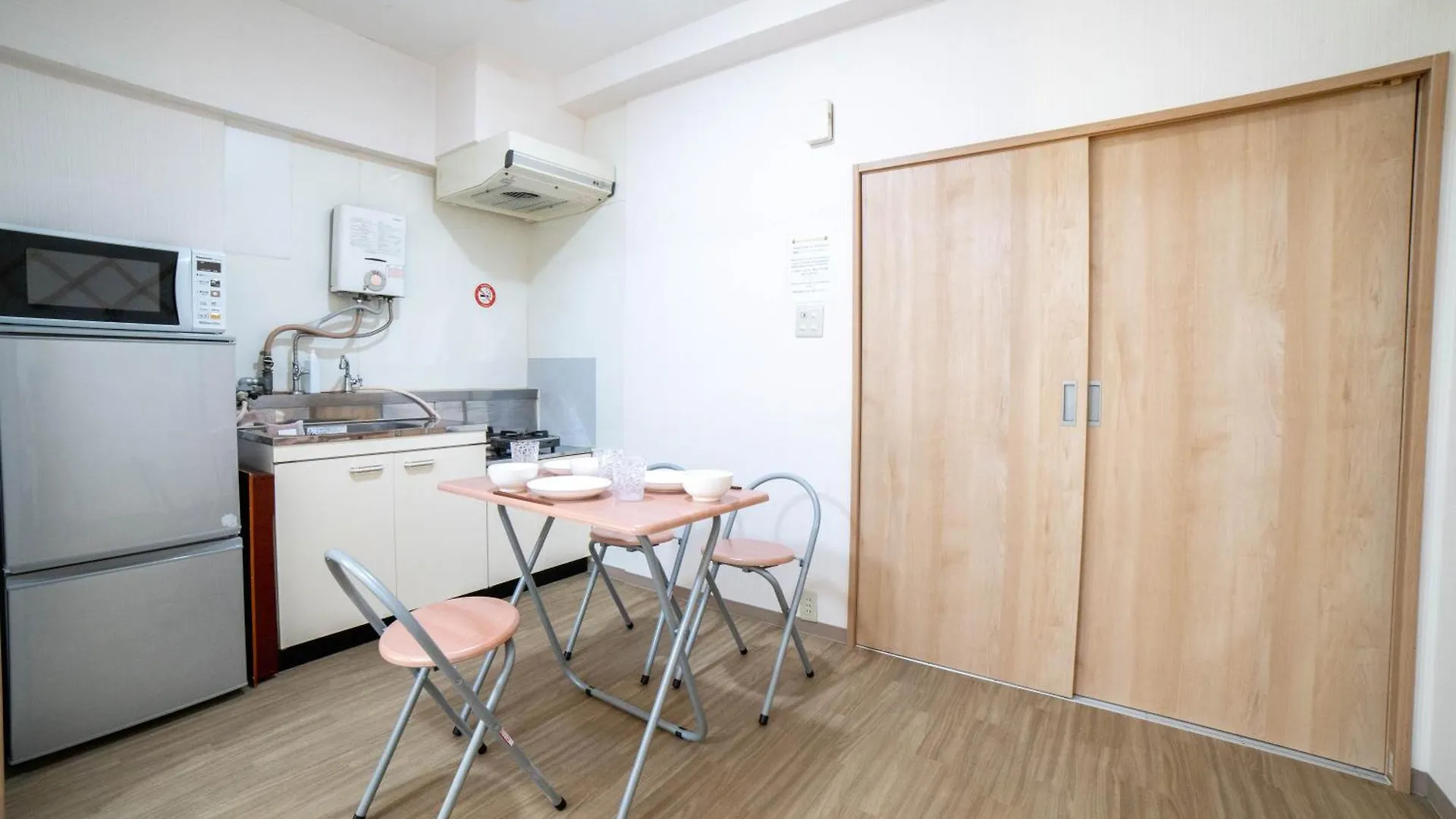 Une Apartment Hotel 大阪なんば 0*, Oszaka