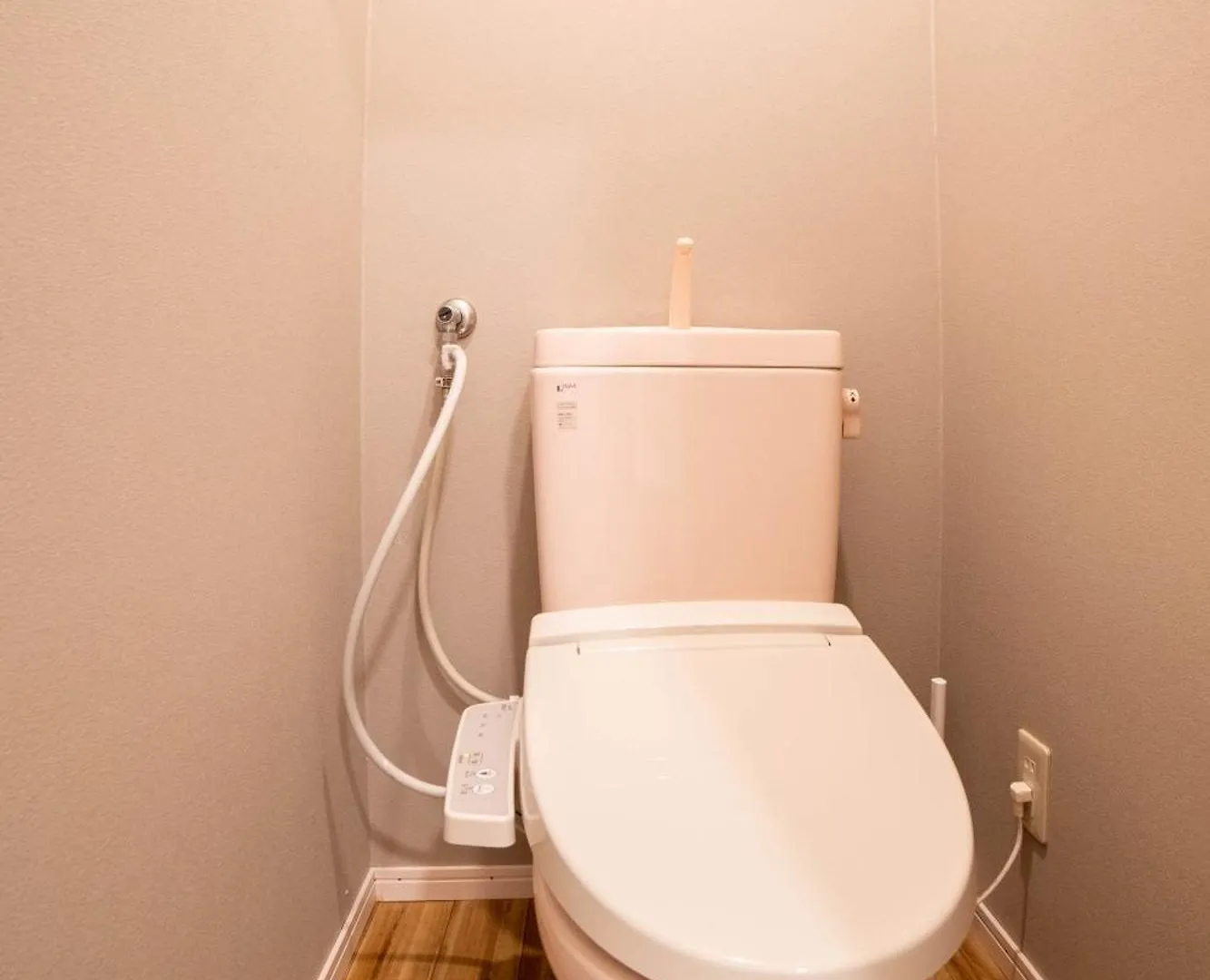 Une Apartment Hotel 大阪なんば 0*, Osaka
