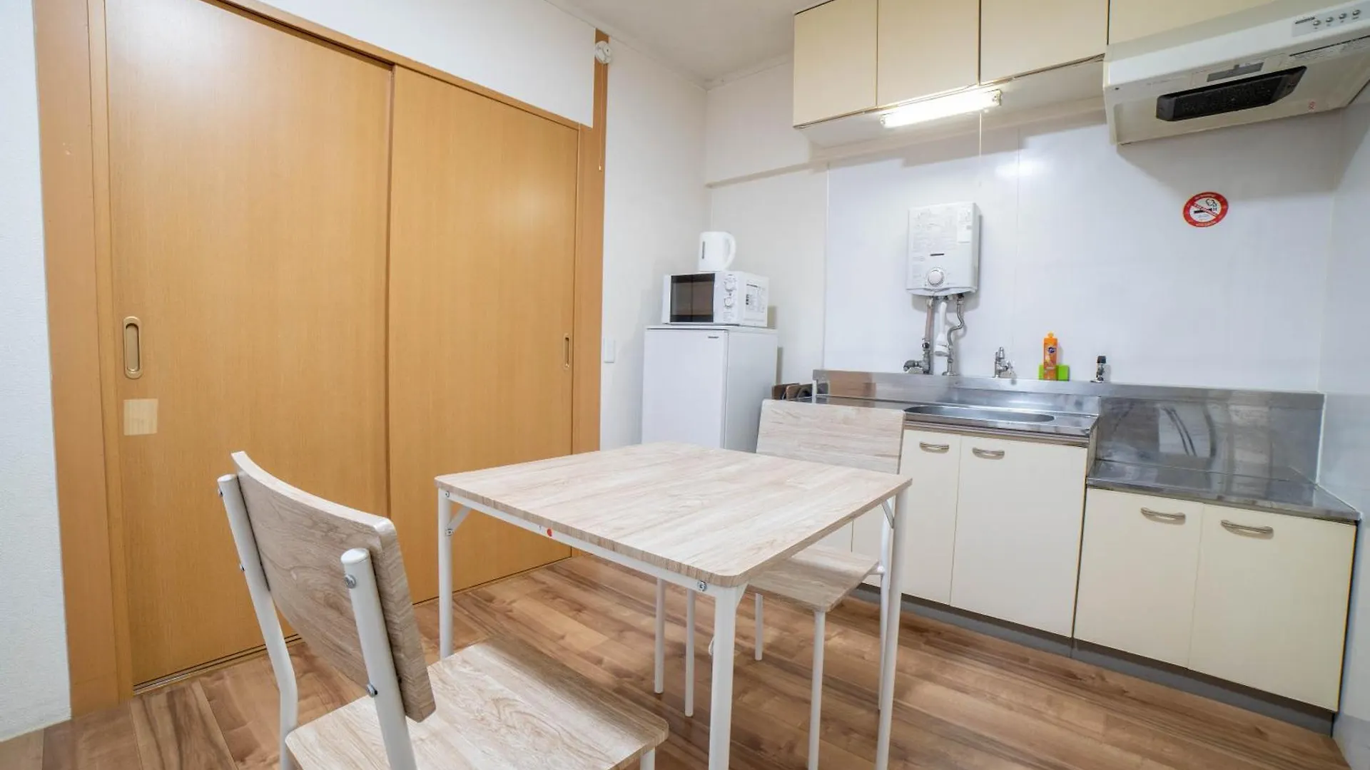 Une Apartment Hotel 大阪なんば 0*, 오사카 일본
